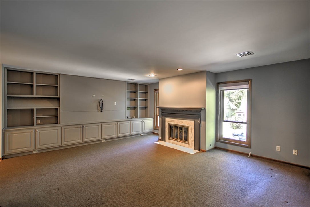 717 W Prairie Avenue 2 Property Photo 4