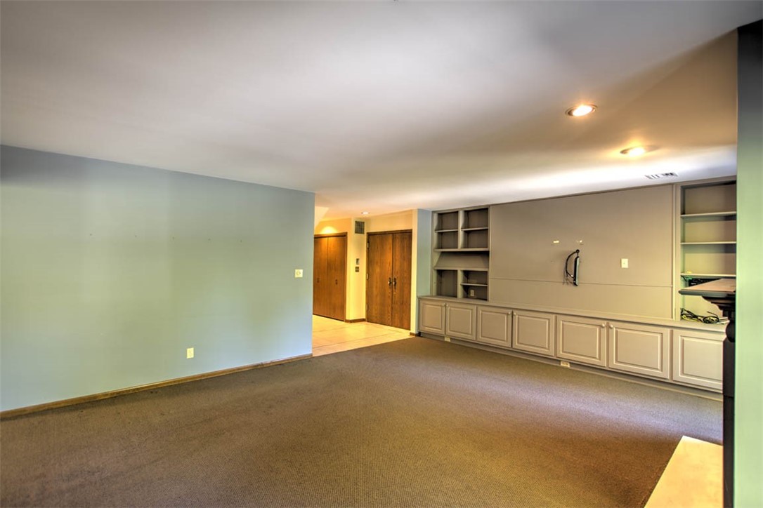 717 W Prairie Avenue 2 Property Photo 5