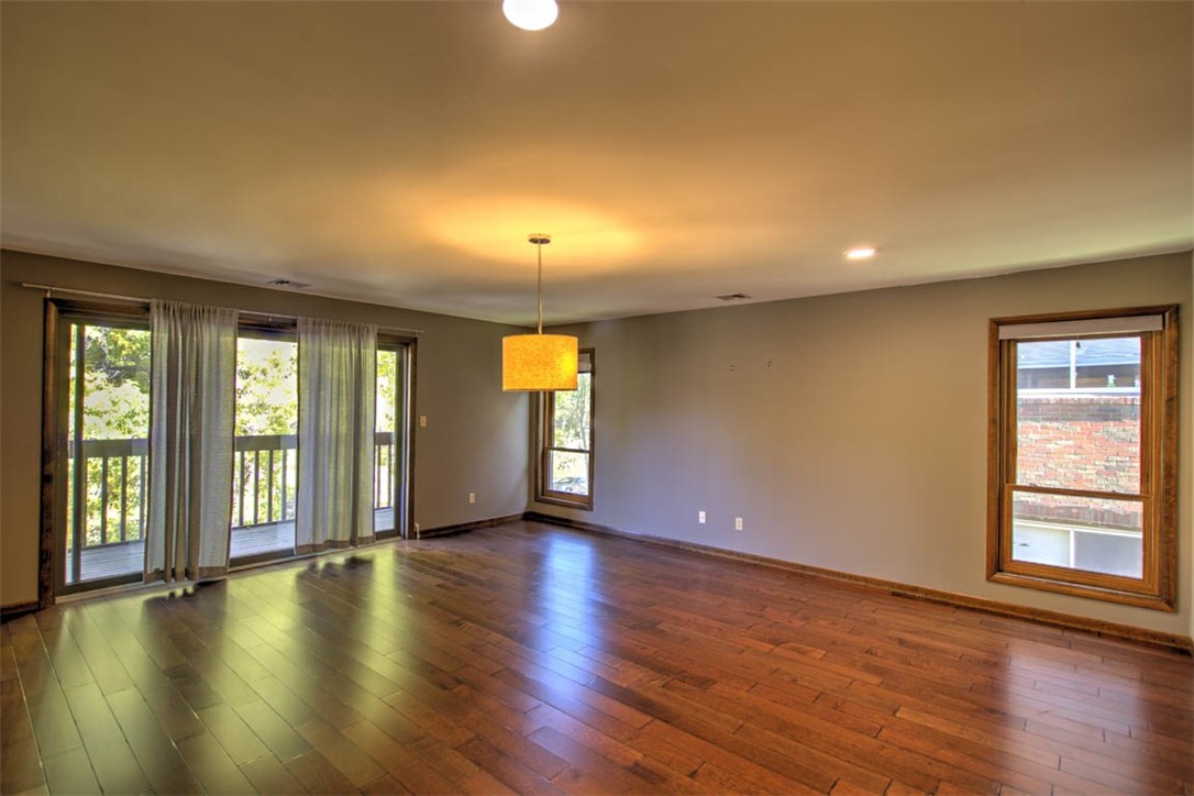 717 W Prairie Avenue 2 Property Photo 6