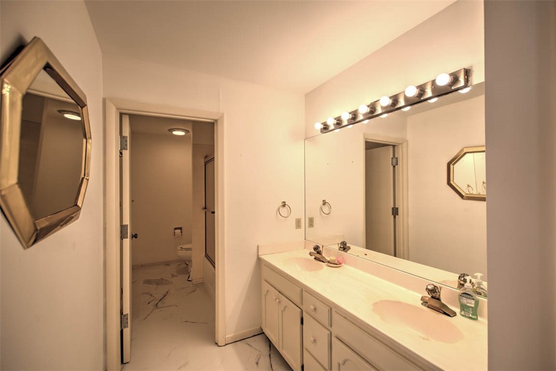 717 W Prairie Avenue 2 Property Photo 17