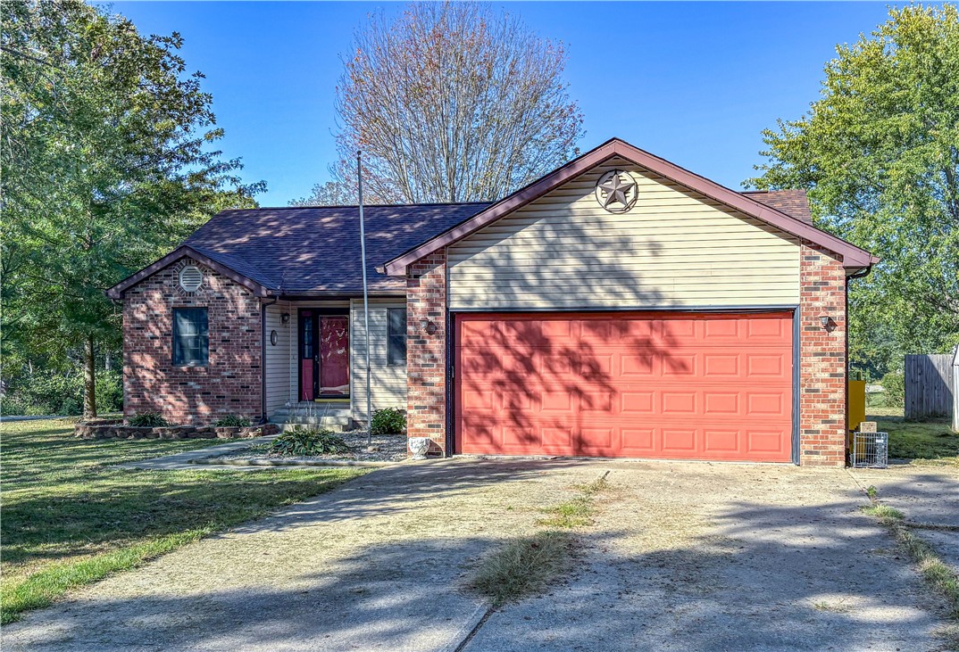 17911 N Oak Ridge Avenue Property Photo 1