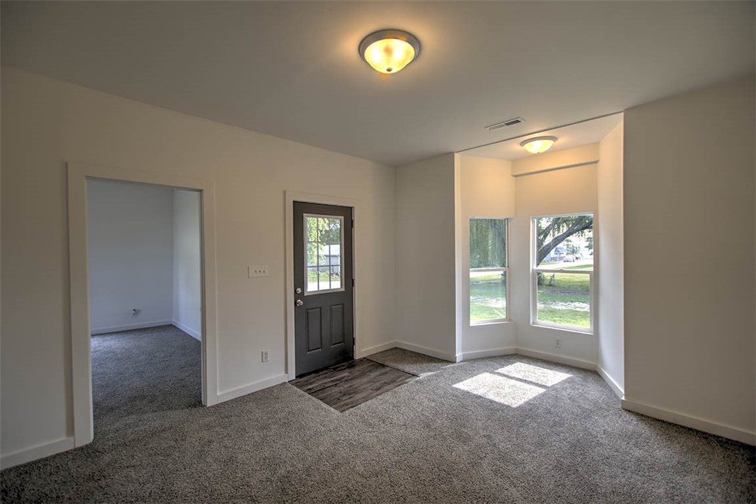 350 Main Street Property Photo 3