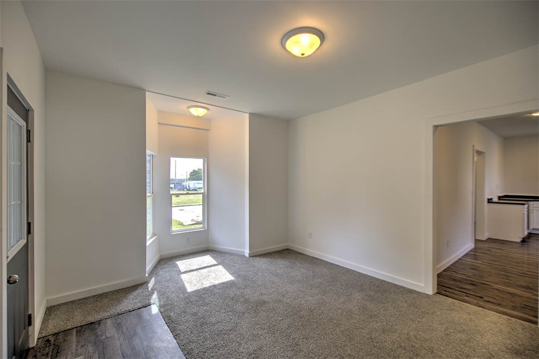 350 Main Street Property Photo 4