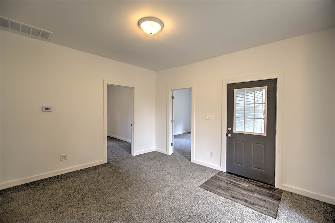 350 Main Street Property Photo 5