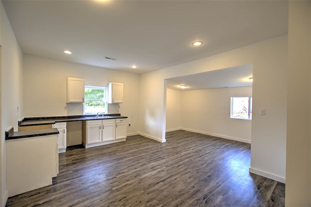 350 Main Street Property Photo 6