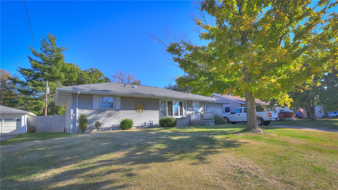 30 Sandcreek Drive Property Photo 2