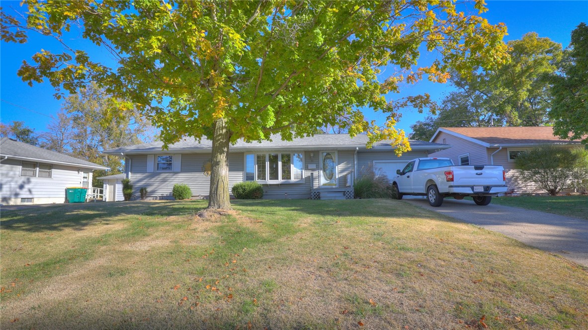 30 Sandcreek Drive Property Photo 3