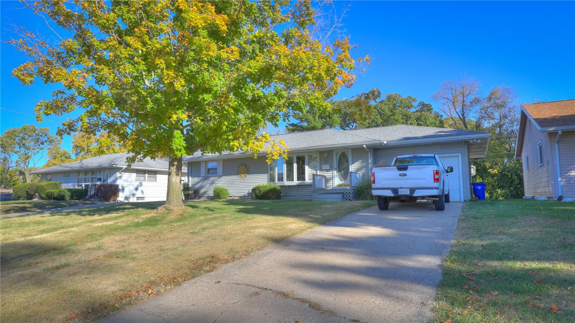 30 Sandcreek Drive Property Photo 4