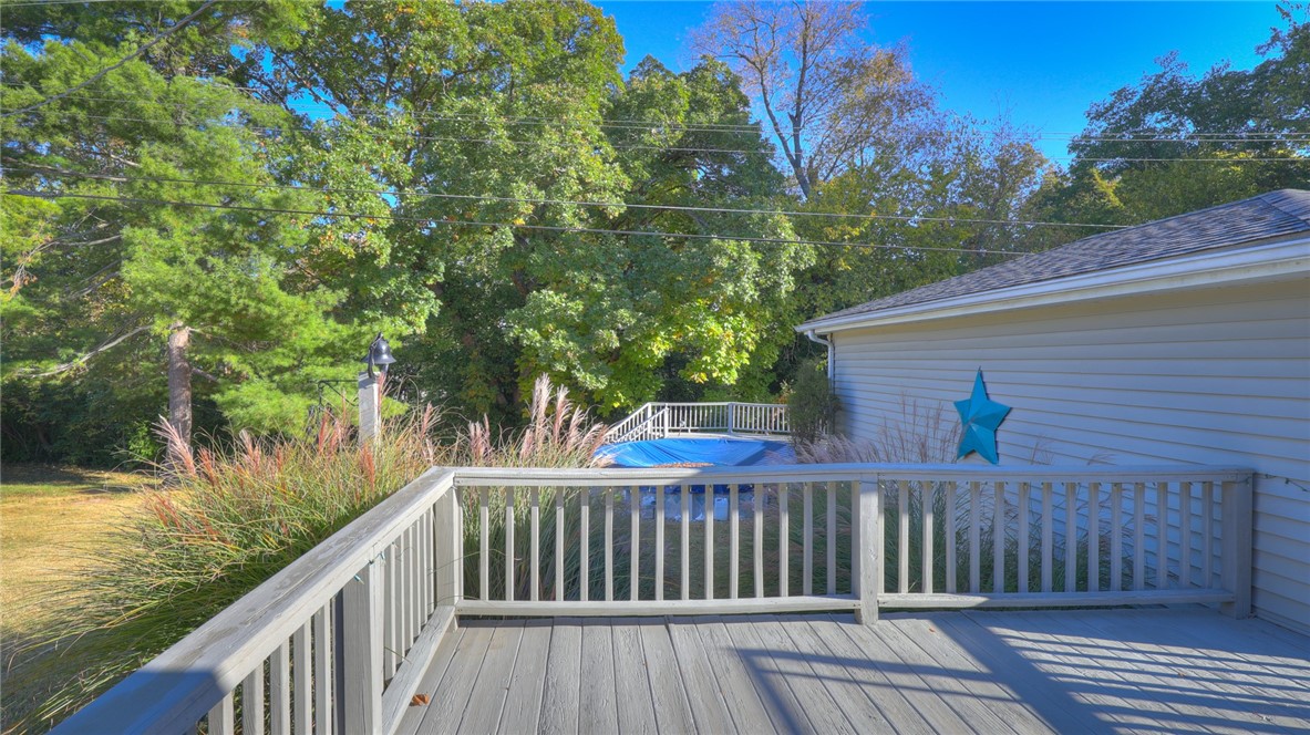 30 Sandcreek Drive Property Photo 8