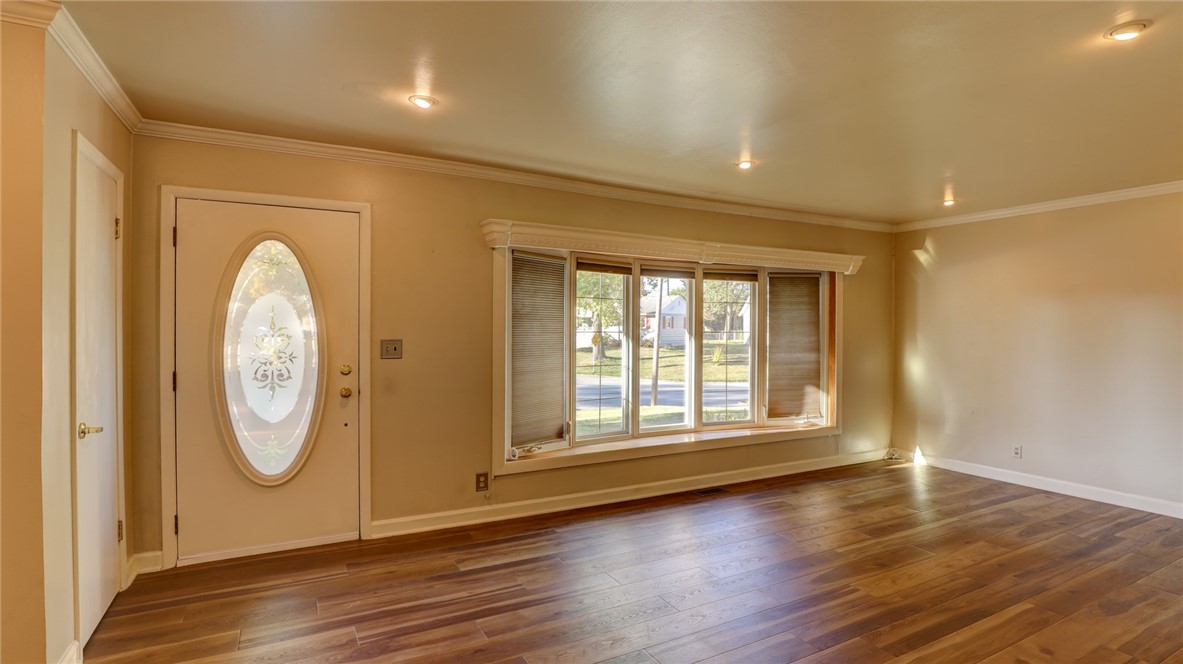 30 Sandcreek Drive Property Photo 14