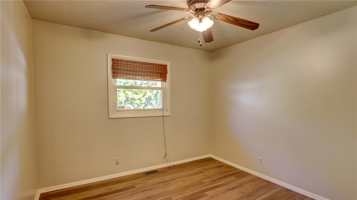 30 Sandcreek Drive Property Photo 28