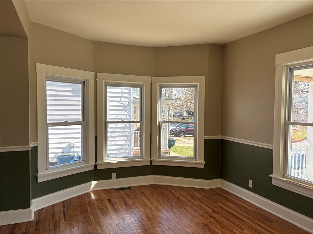614 E Washington Street Property Photo 16