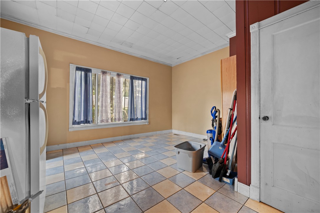 302 E Court Street Property Photo 3