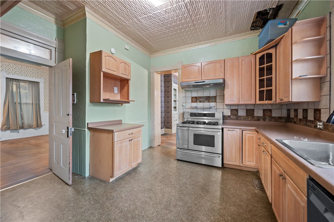 302 E Court Street Property Photo 6