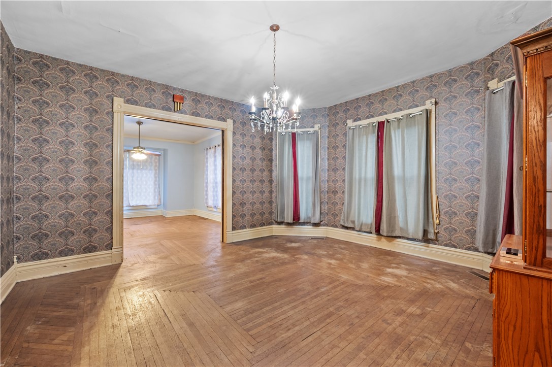 302 E Court Street Property Photo 8