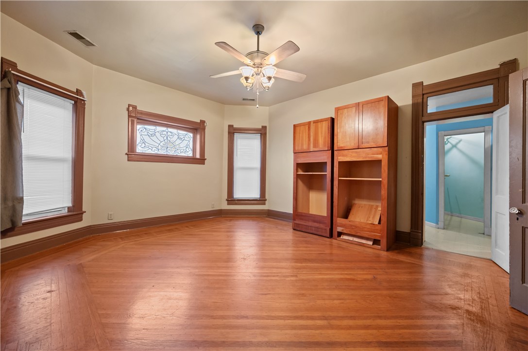 302 E Court Street Property Photo 28