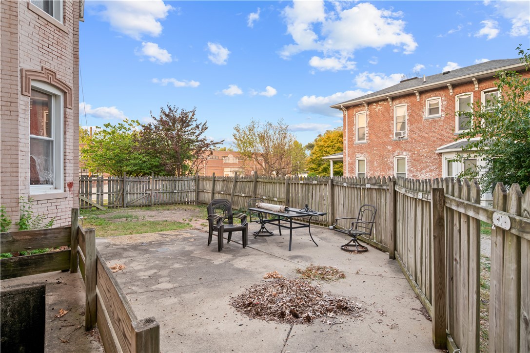 302 E Court Street Property Photo 37