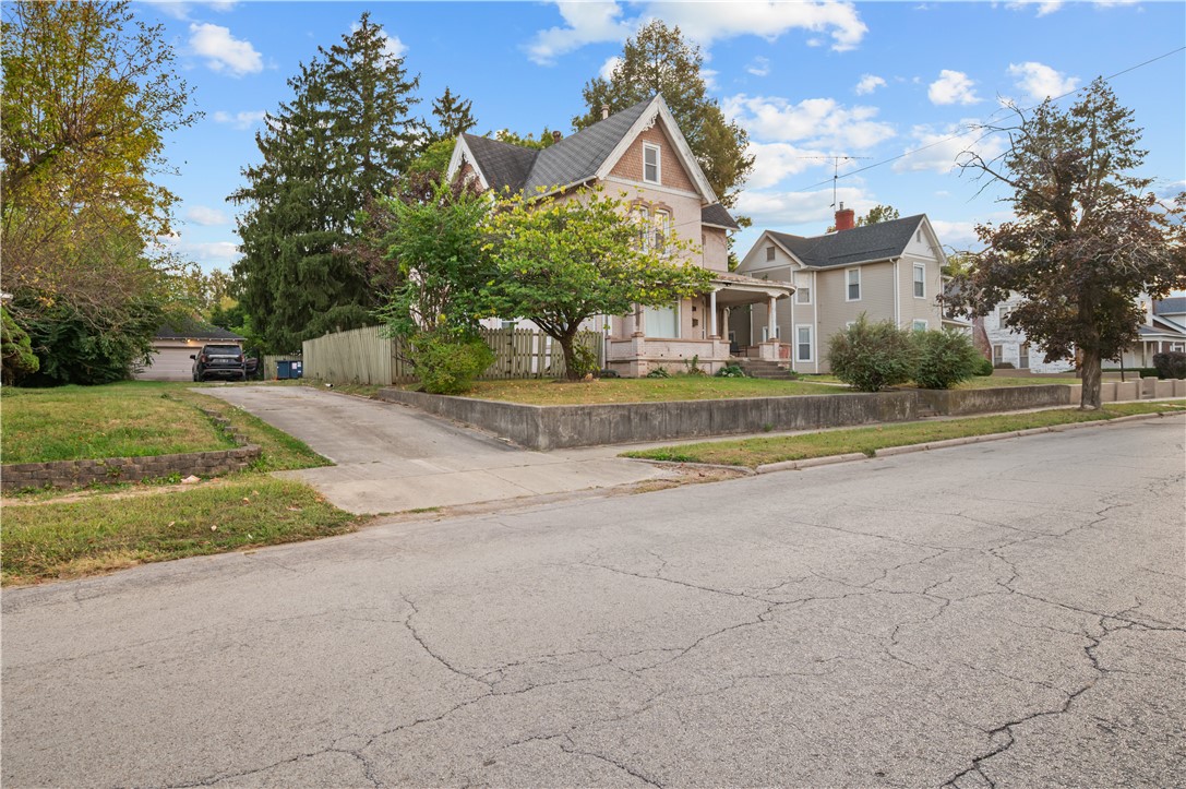 302 E Court Street Property Photo 39