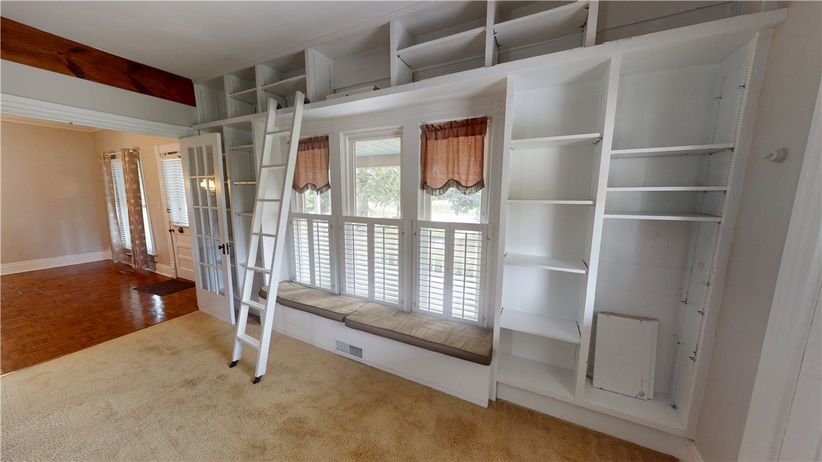 207 North Street Property Photo 8