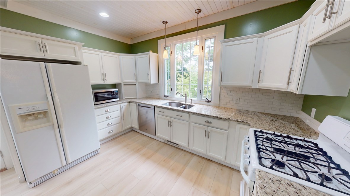 207 North Street Property Photo 11