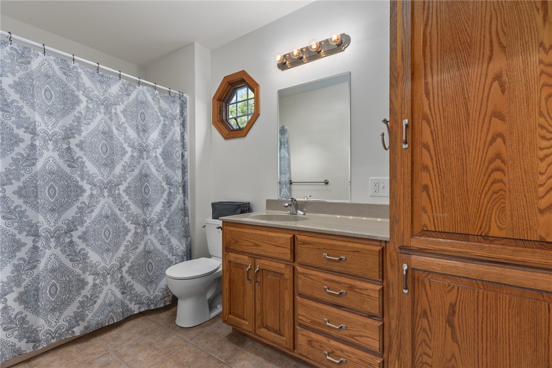 1933 N 200th Street Property Photo 38
