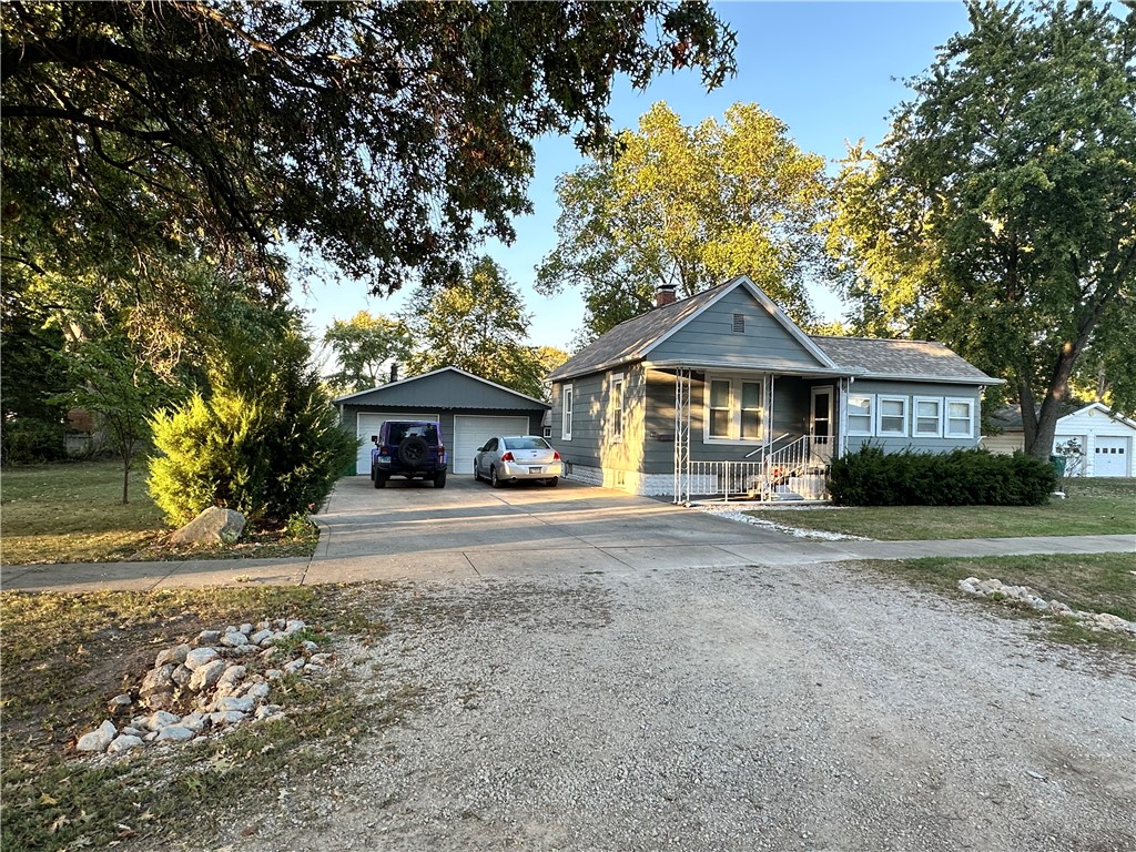 902 Birch Street Property Photo 1