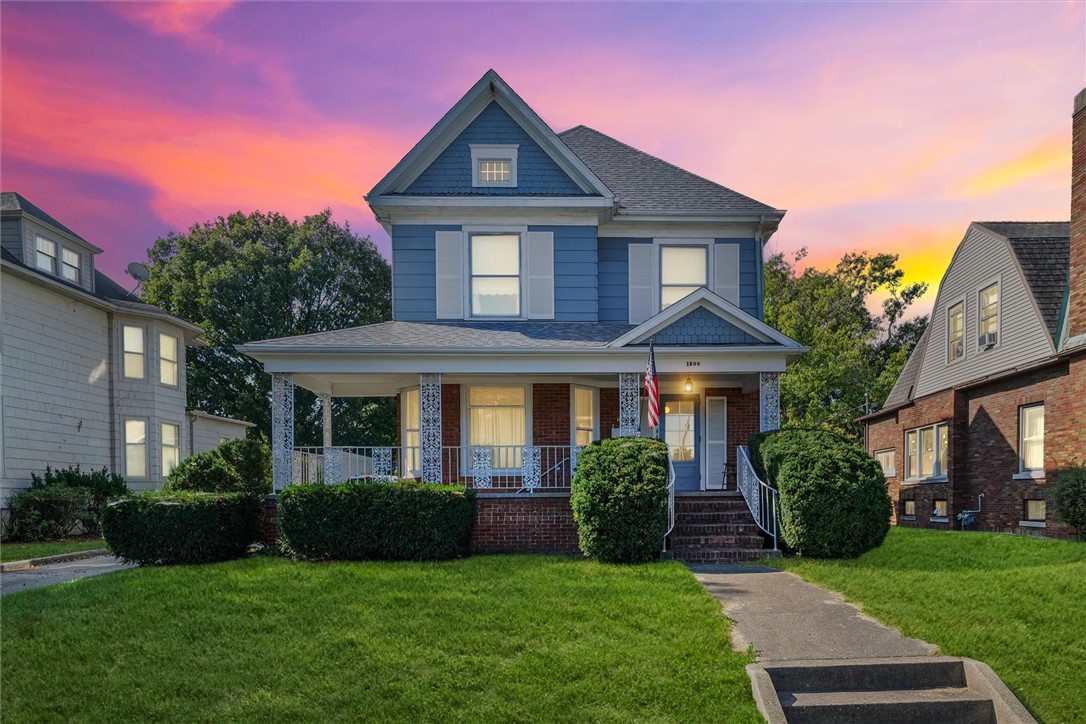 1206 N Vermilion Street Property Photo 1