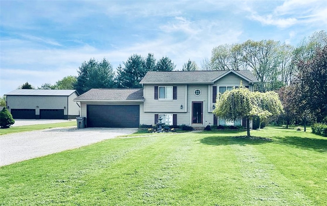 7 Willow Lane Property Photo 1