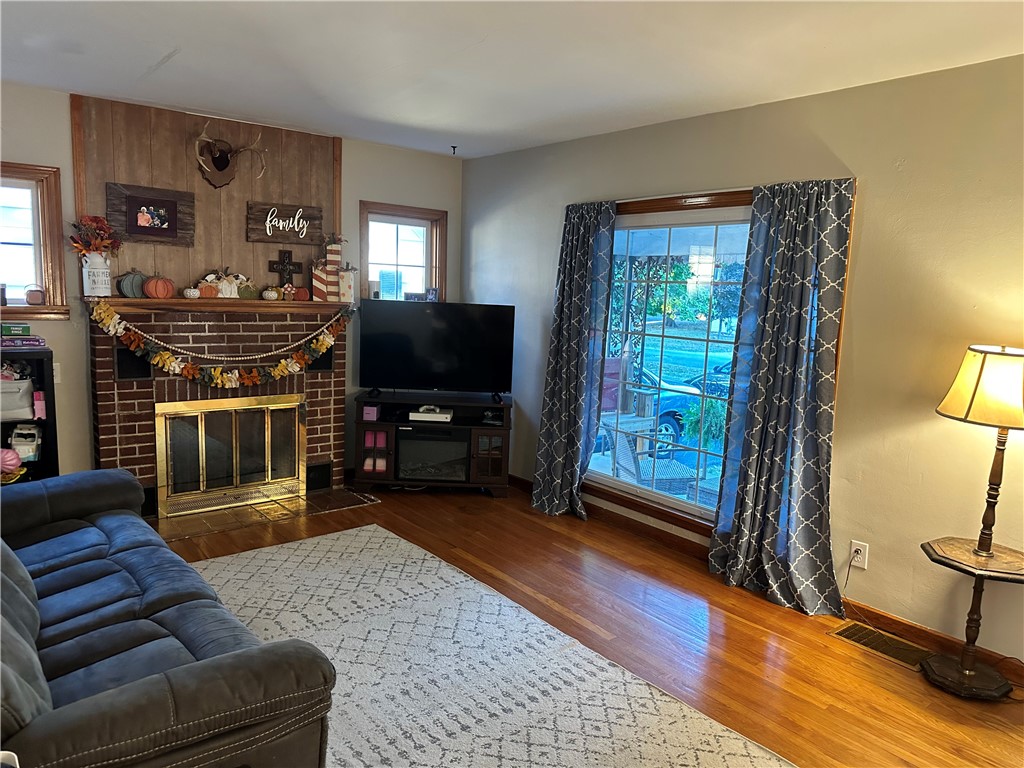 713 Cherry Street Property Photo 3