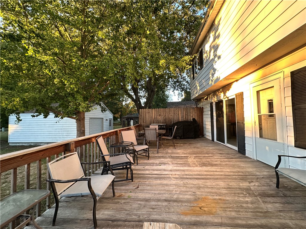 713 Cherry Street Property Photo 6