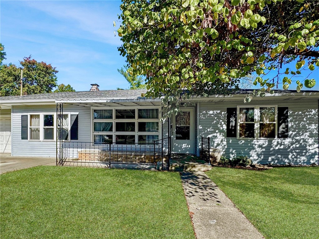 2016 Douglas Avenue Property Photo 1