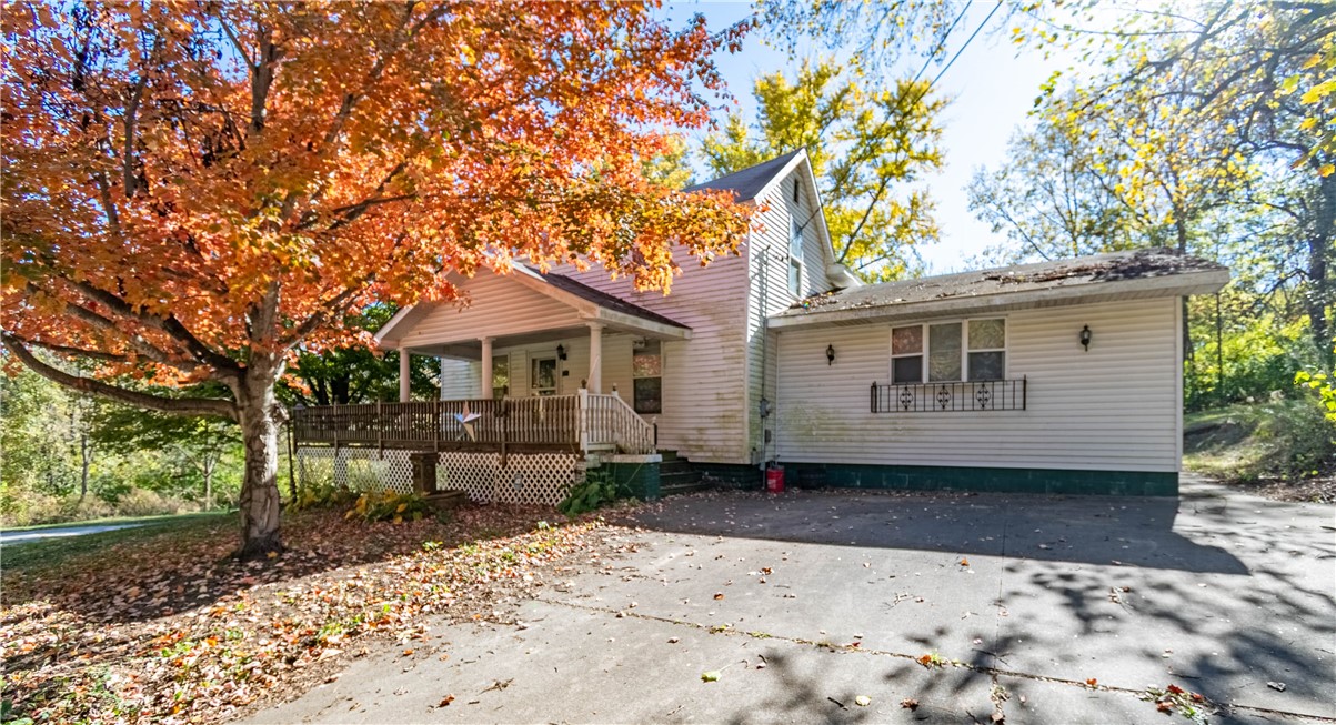 545 E Grove Road Property Photo 1