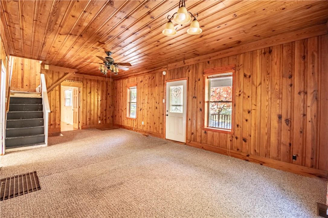 545 E Grove Road Property Photo 4