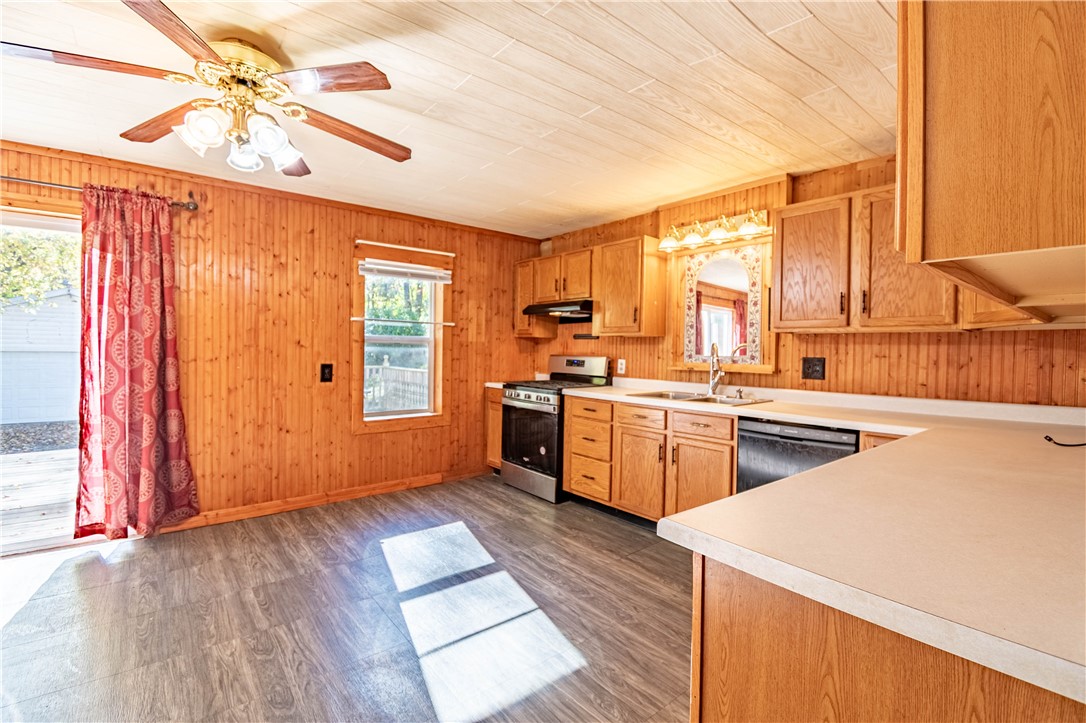 545 E Grove Road Property Photo 6