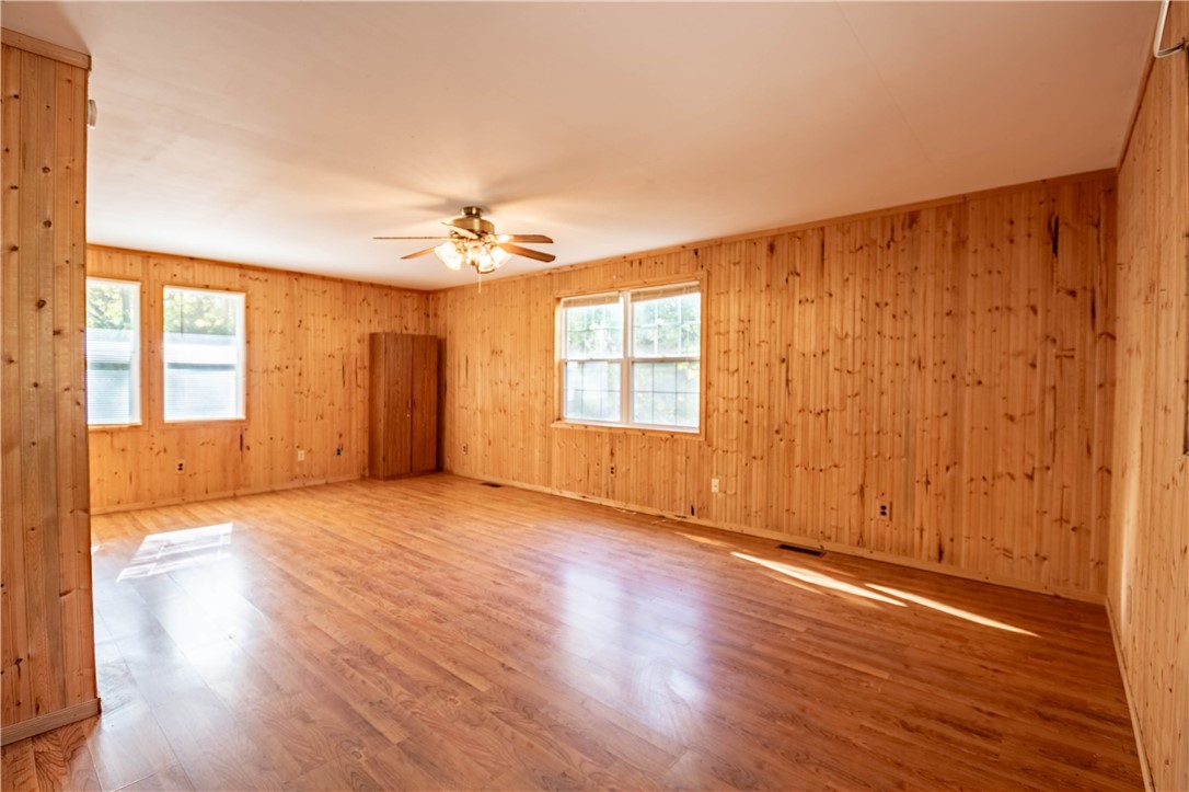 545 E Grove Road Property Photo 11