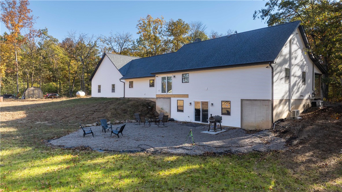 1933 E 1260 North Road Property Photo 3