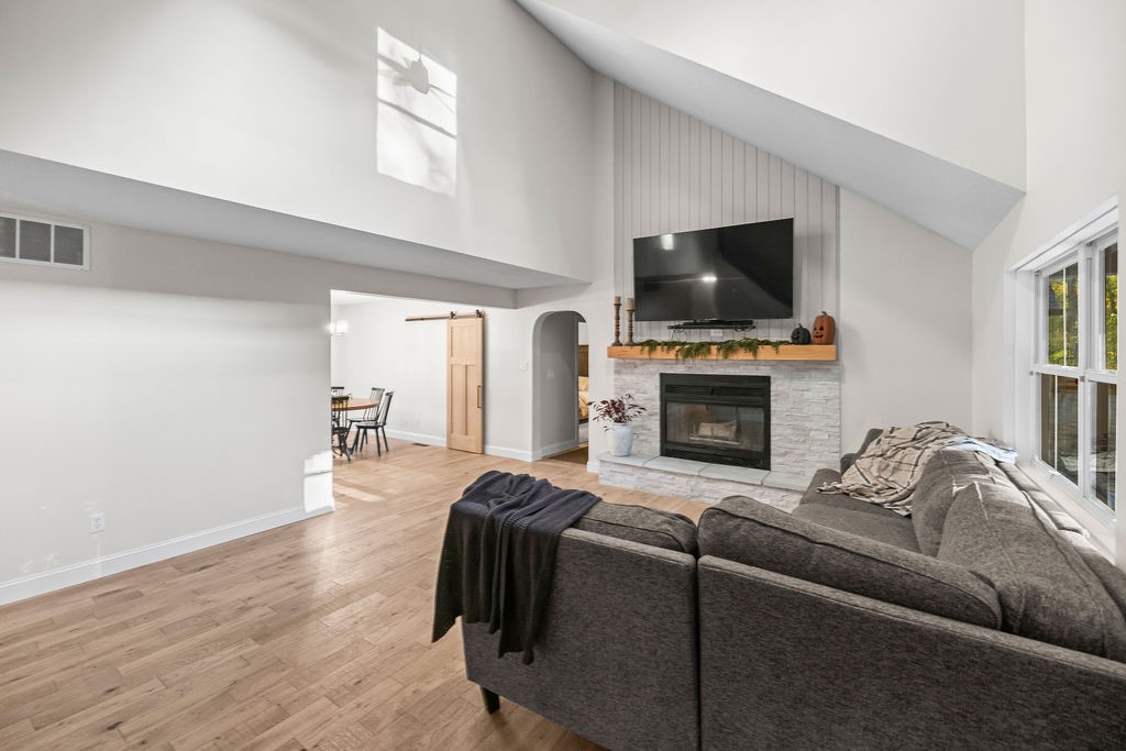 1933 E 1260 North Road Property Photo 7