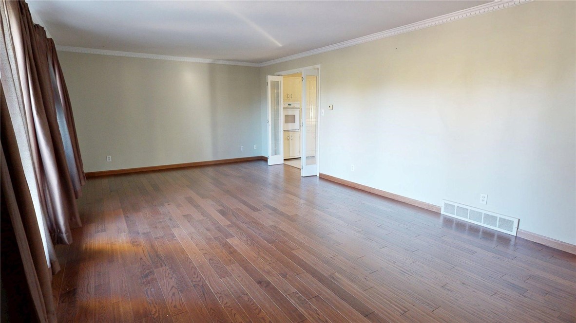 345 S Westdale Avenue Property Photo 6