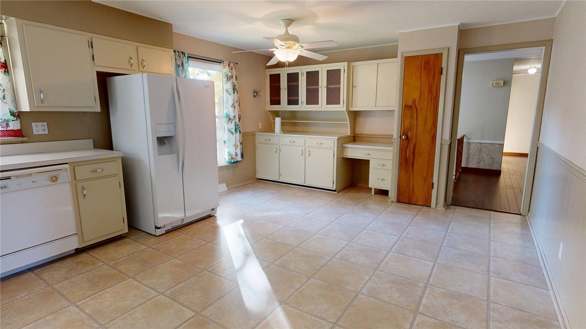 345 S Westdale Avenue Property Photo 9