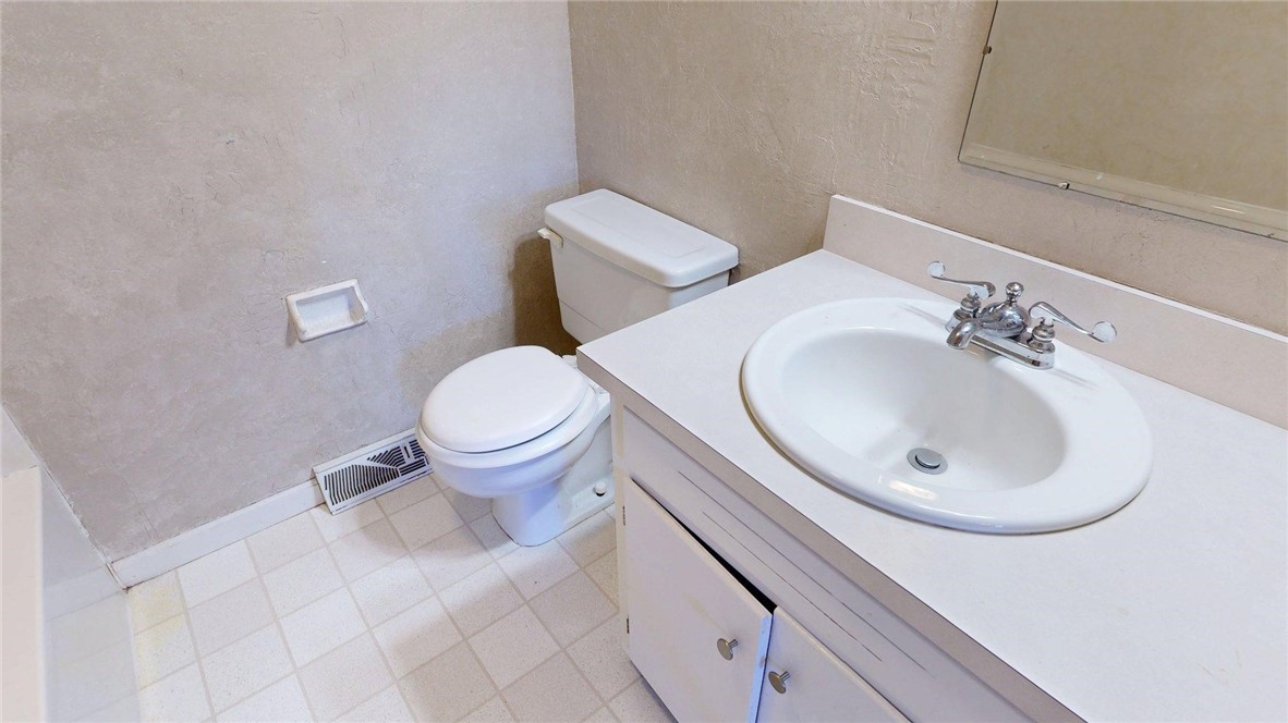 345 S Westdale Avenue Property Photo 17