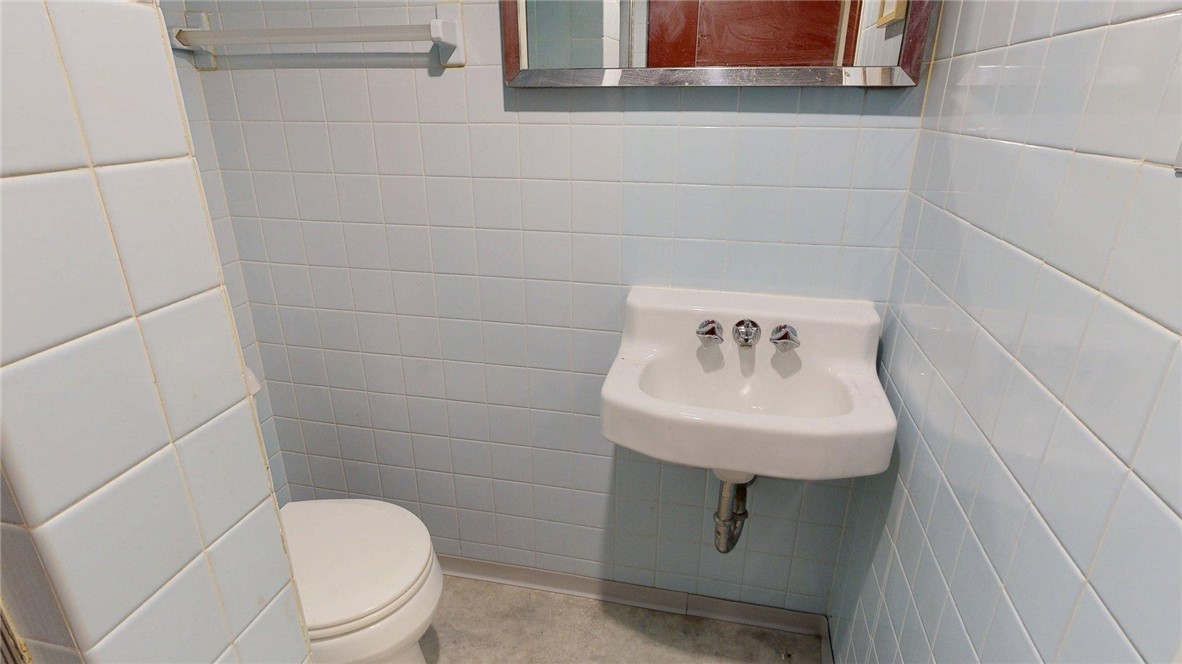 345 S Westdale Avenue Property Photo 28