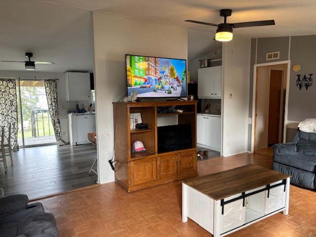 812 S 4th Street Property Photo 2