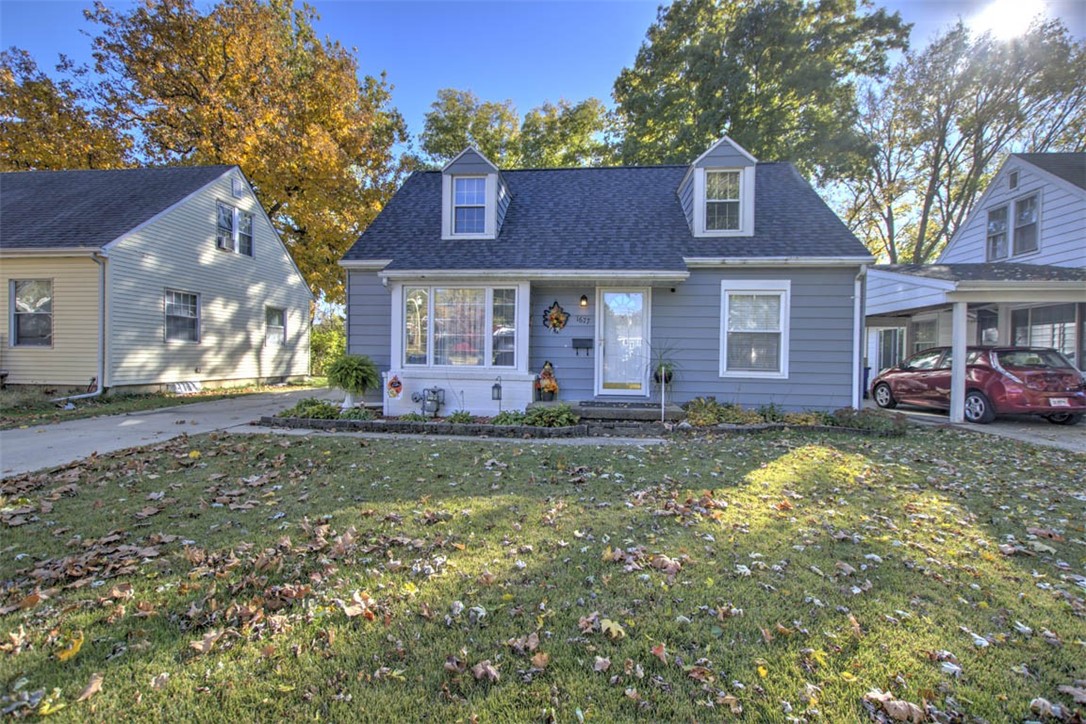 1677 W Sunset Avenue Property Photo 1