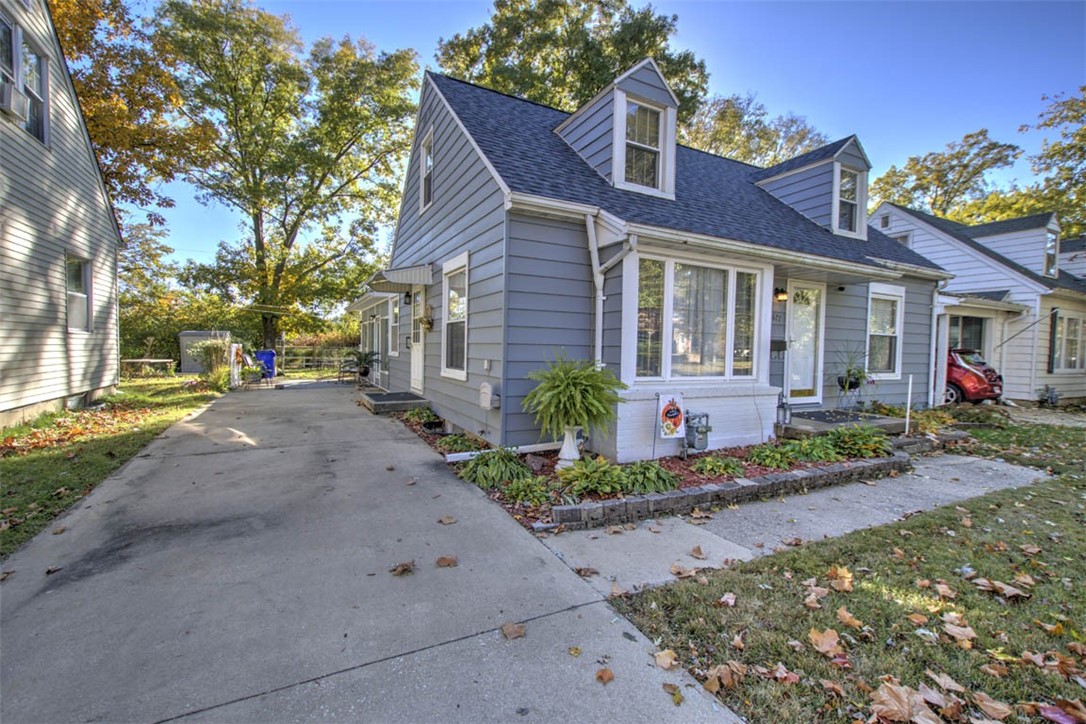 1677 W Sunset Avenue Property Photo 5