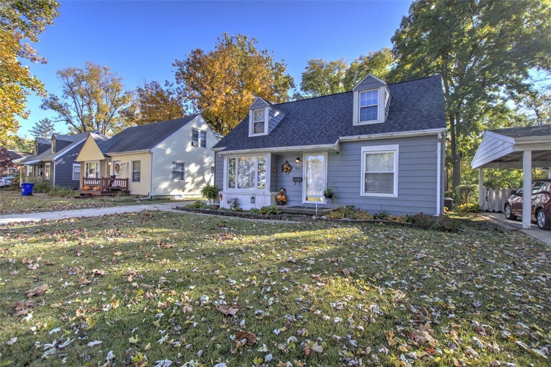 1677 W Sunset Avenue Property Photo 6