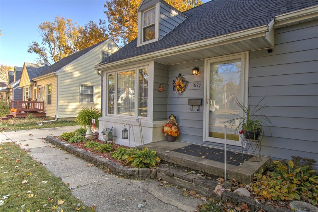 1677 W Sunset Avenue Property Photo 7