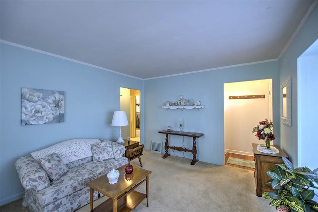 1677 W Sunset Avenue Property Photo 9