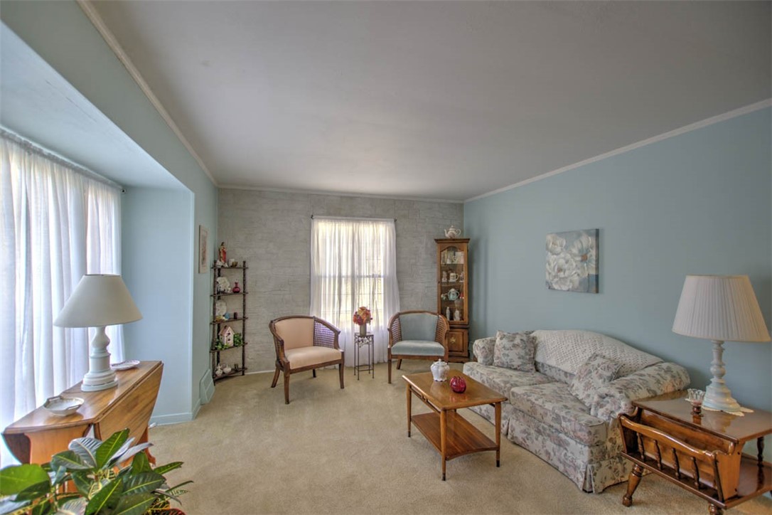 1677 W Sunset Avenue Property Photo 10