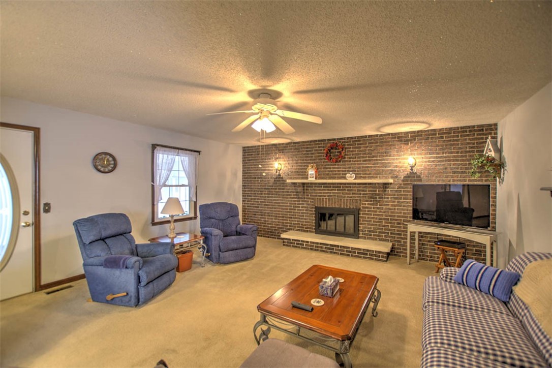 1677 W Sunset Avenue Property Photo 11