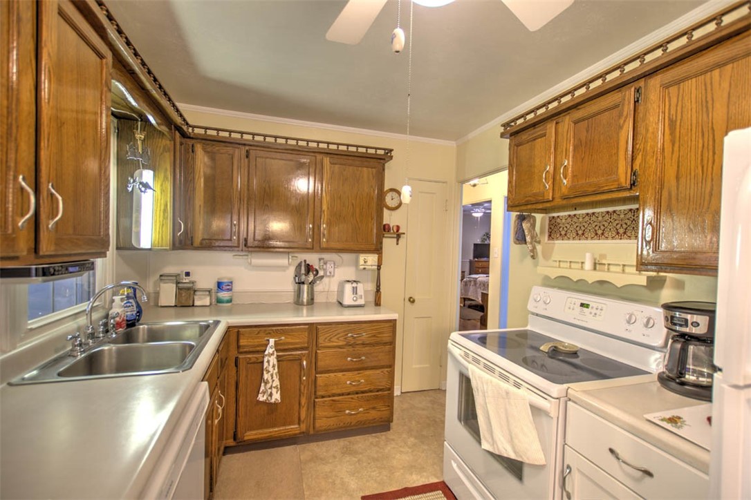 1677 W Sunset Avenue Property Photo 13